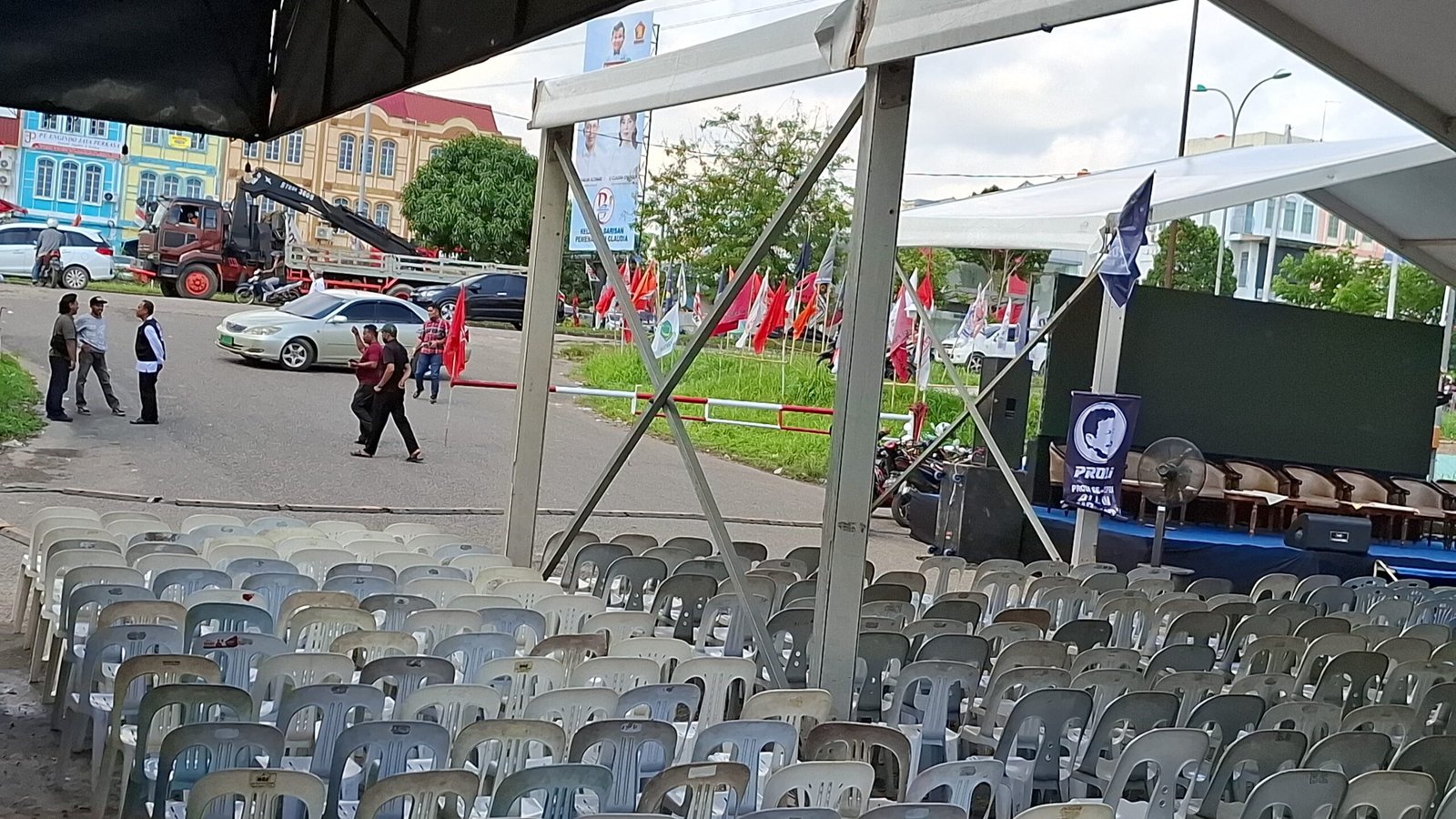Suasana posko Rudi