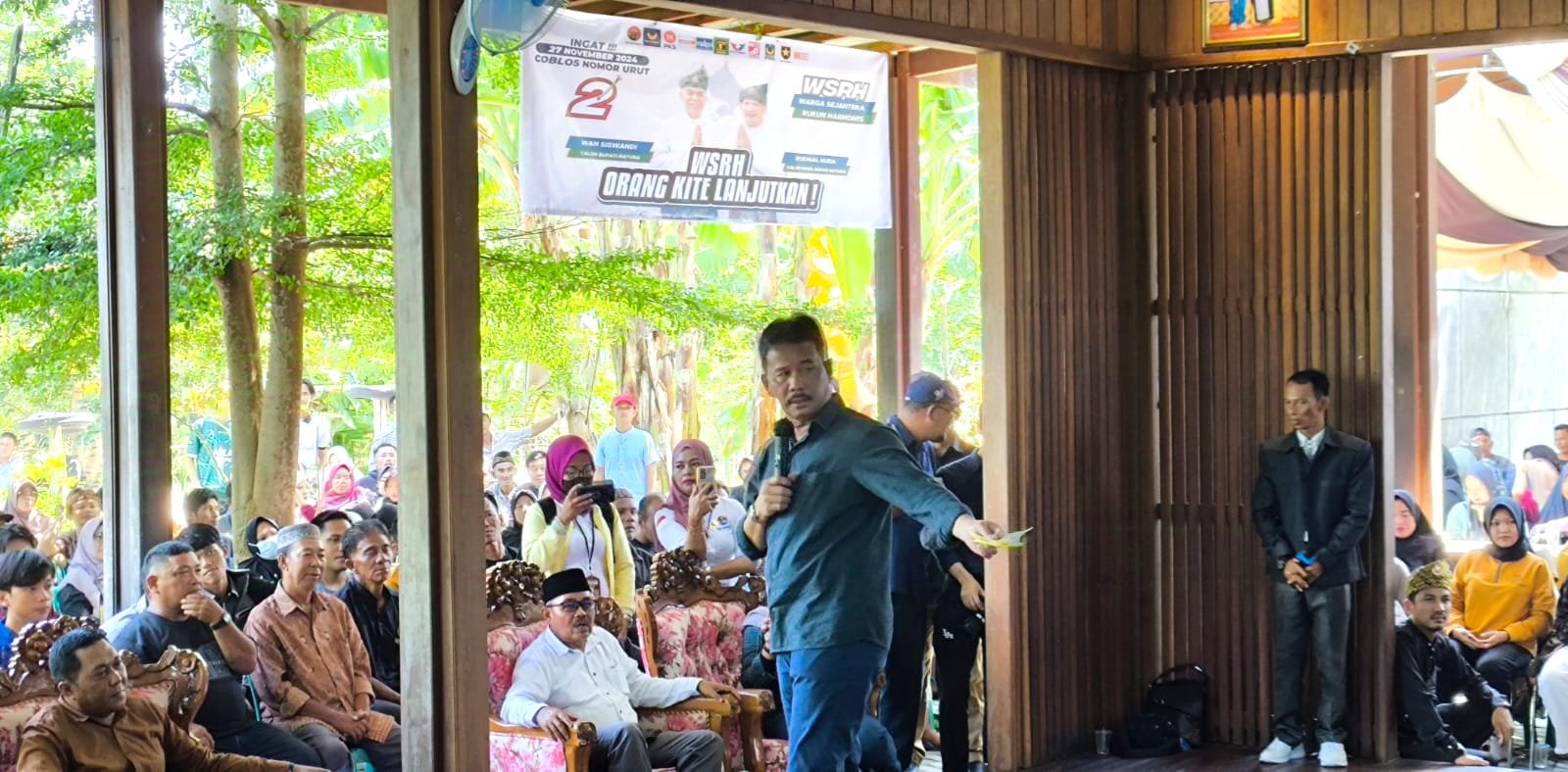 Natuna Rudi 25 10 25 Calon Gubernur Kepri, H. Muhammad Rudi akan komitmen jika terpilih, tidak akan menganaktirikan Natuna. Berjanji akan selelu mengunjungi daerah paling ujung Kepri tersebut, bahkan sebelum pelantikan resmi.