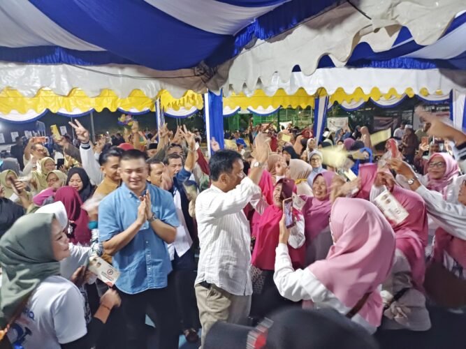 Bengkongindah Solid Rudi Minggu 3 11 24 Calon Gubernur Kepri H.Muhammad Rudi di tengah warga Bengkong Indah, Minggu (3/11/2024).