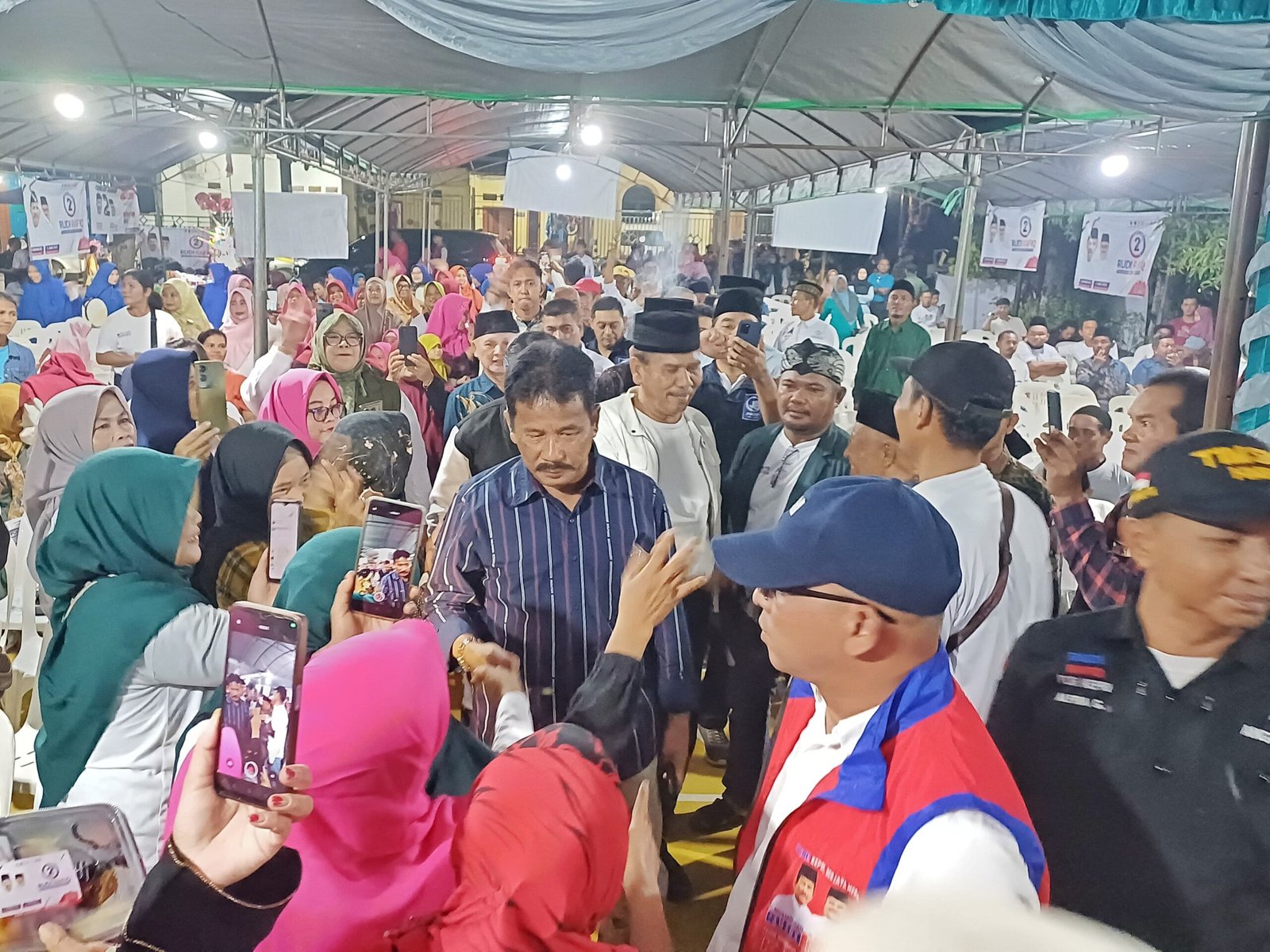 Calon Gubernur Kepri, H. Muhammad Rudi sudah membuat Kota Batam maju merata, kesan negatif pun hilang, saatnya Rudi kini memajukan Provinsi Kepri.